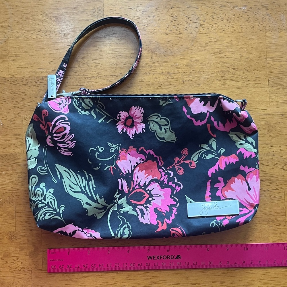 Ju-Ju-Be Be Quick Convertible Clutch in Black Knight/Pink Rose Floral